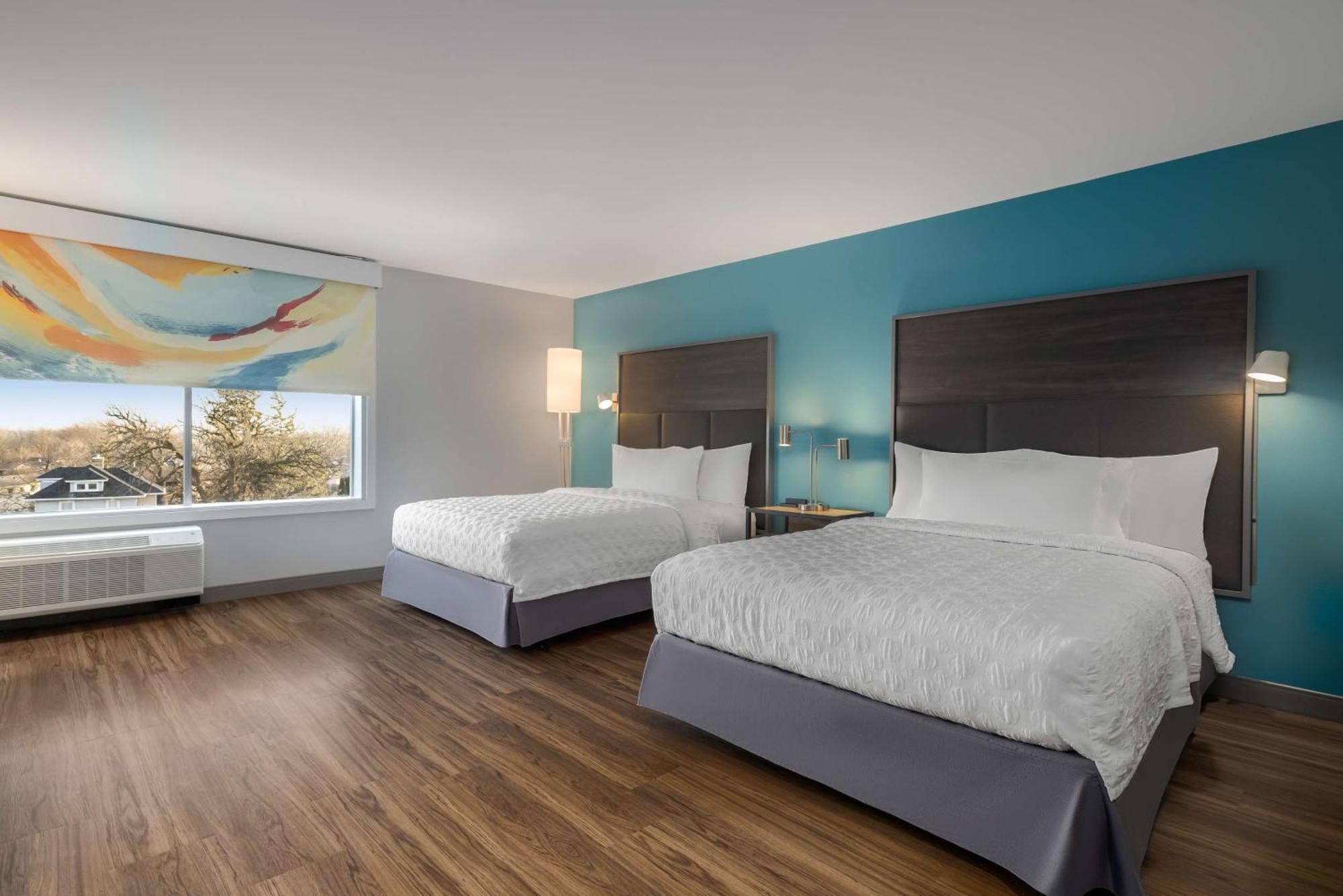 Tru By Hilton Oshkosh Hotel Exterior photo